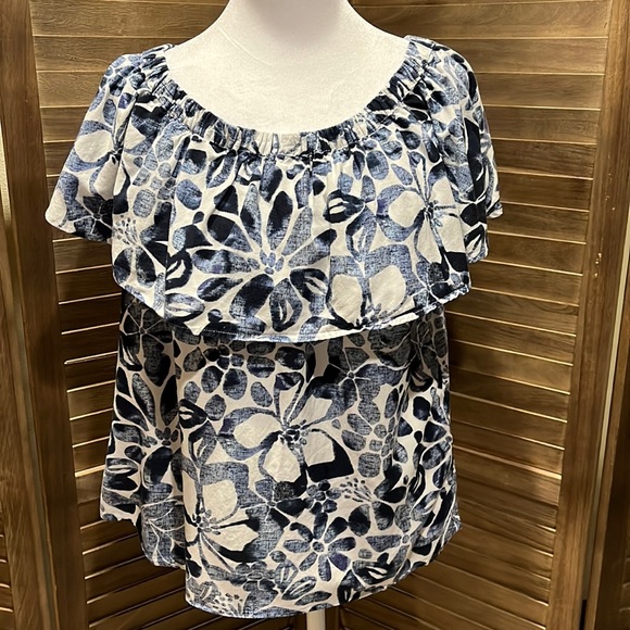 LOFT Tops - Loft Outlet floral blouse size M